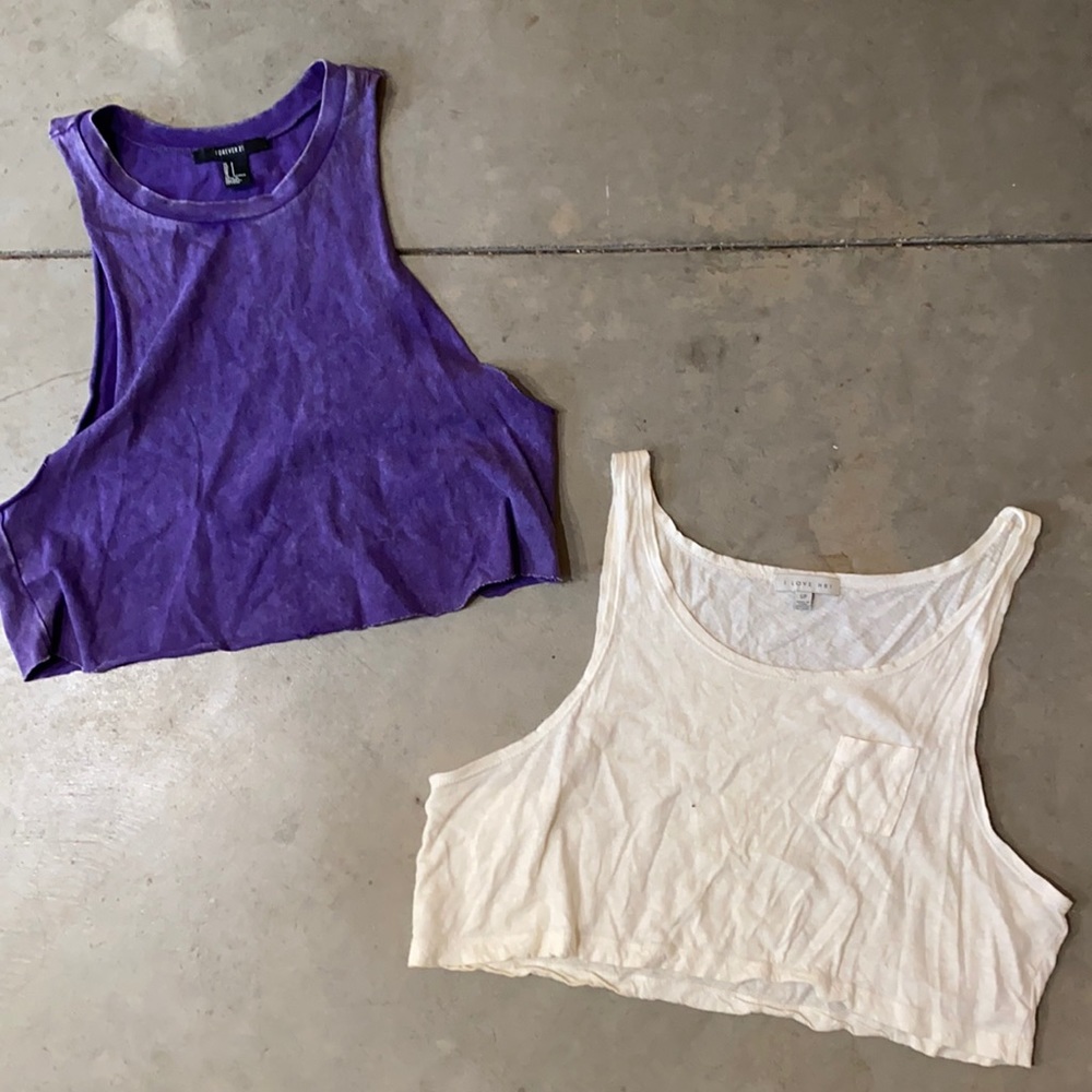 2 crop tops